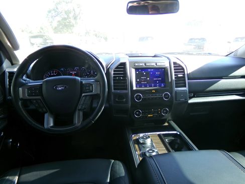 Used 2020 Ford Expedition Platinum image 14