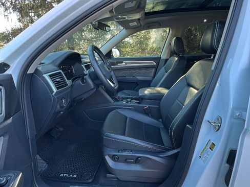 Used 2023 Volkswagen Atlas SEL image 13