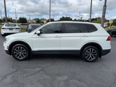 Used 2021 Volkswagen Tiguan SE w/ Panoramic Sunroof Package FWD image 8