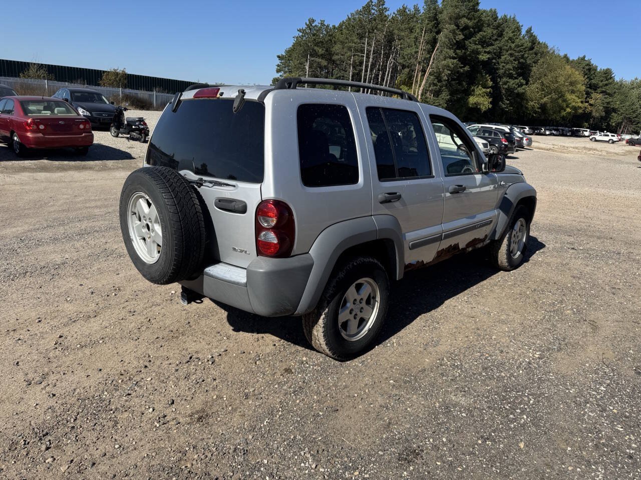 Used 2005 Jeep Liberty Sport AWD/4WD image 5