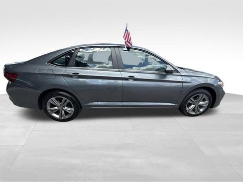 Used 2024 Volkswagen Jetta SE FWD image 7