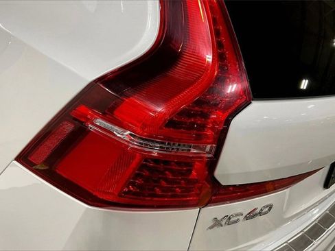 Certified 2022 Volvo XC60 T8 Inscription w/ Advanced Package image 30