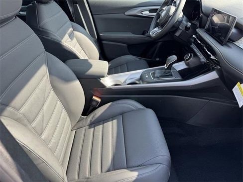 New 2025 Alfa Romeo Tonale w/ Premium Package image 8