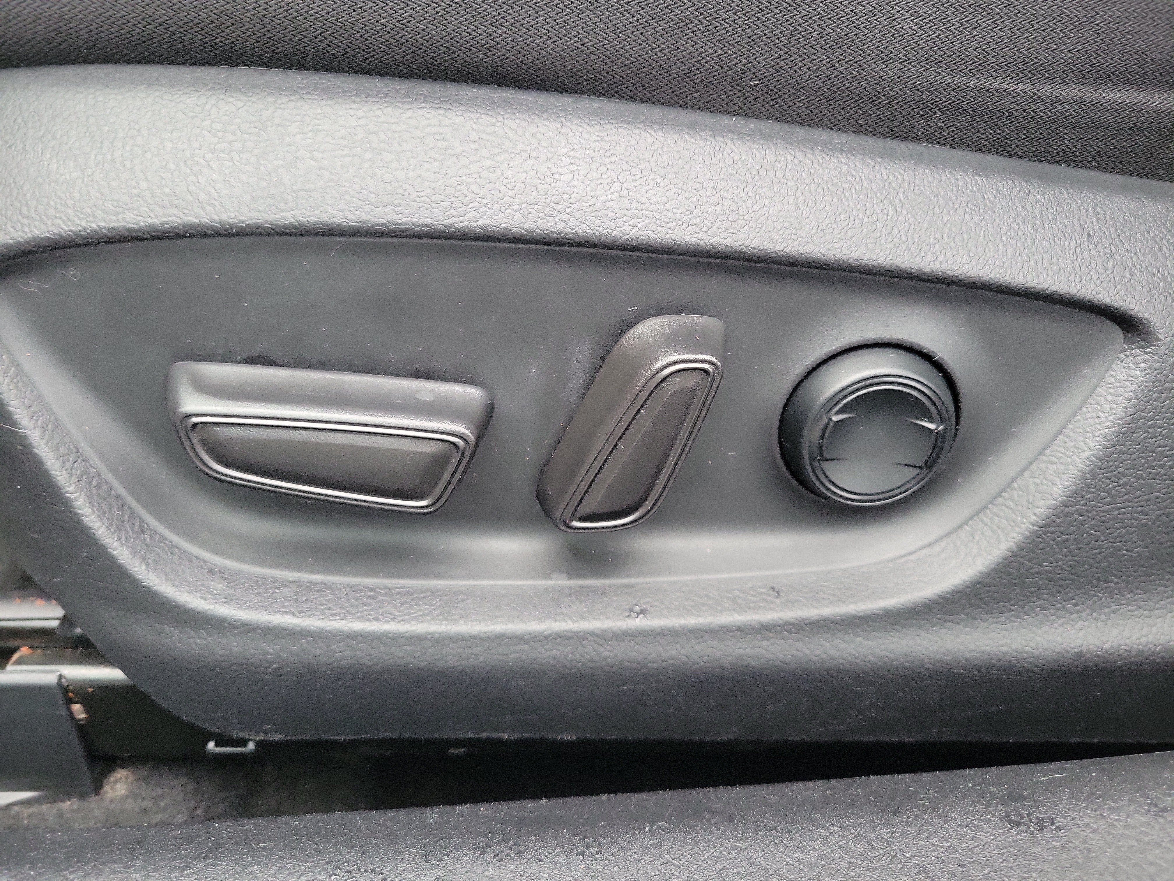 Used 2021 Toyota Camry LE FWD image 19