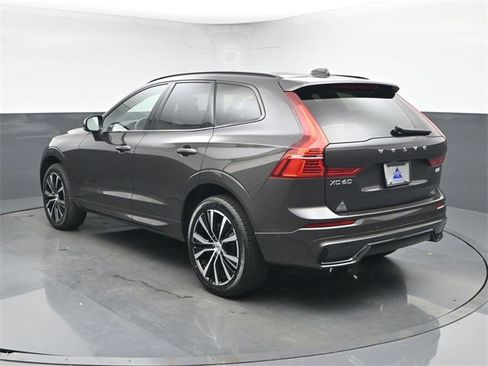 Used 2025 Volvo XC60 B5 Plus image 6