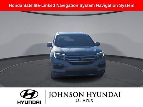 Used 2017 Honda Pilot Touring image 2