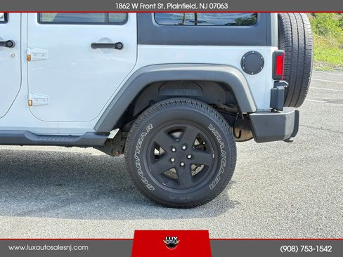 Used 2015 Jeep Wrangler Unlimited Sport w/ Quick Order Package 24S AWD/4WD image 13