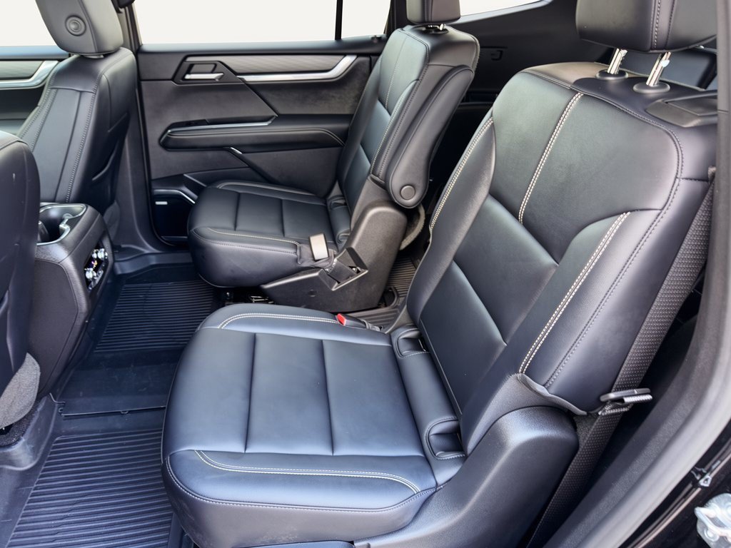 Certified 2026 GMC Acadia Elevation w/ Elevation Premium Package FWD image 25