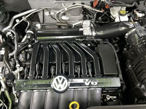 Used 2021 Volkswagen Atlas SEL AWD/4WD image 32