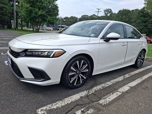 Certified 2024 Honda Civic EX image 3