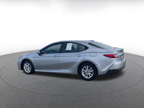 Used 2025 Toyota Camry LE image 10