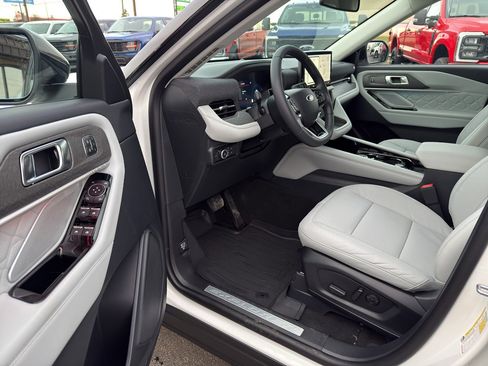New 2026 Ford Explorer Platinum w/ LUX Leather Package image 10