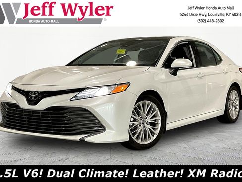 Used 2020 Toyota Camry XLE FWD image 1