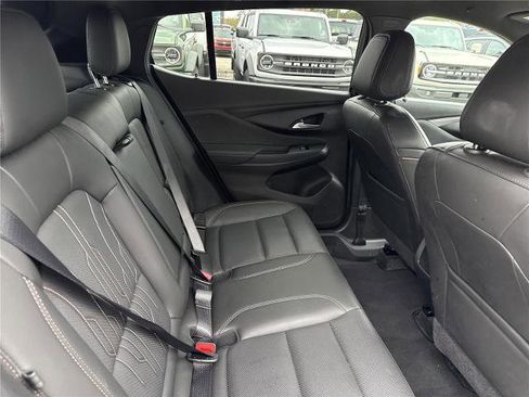 Used 2024 Buick Envista Avenir image 2