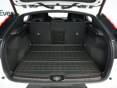 Used 2023 Volvo C40 P8 Recharge Ultimate AWD/4WD image 8