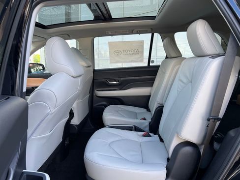 New 2026 Toyota Grand Highlander AWD image 23