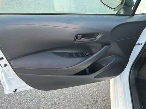 Certified 2025 Toyota Corolla LE FWD image 16