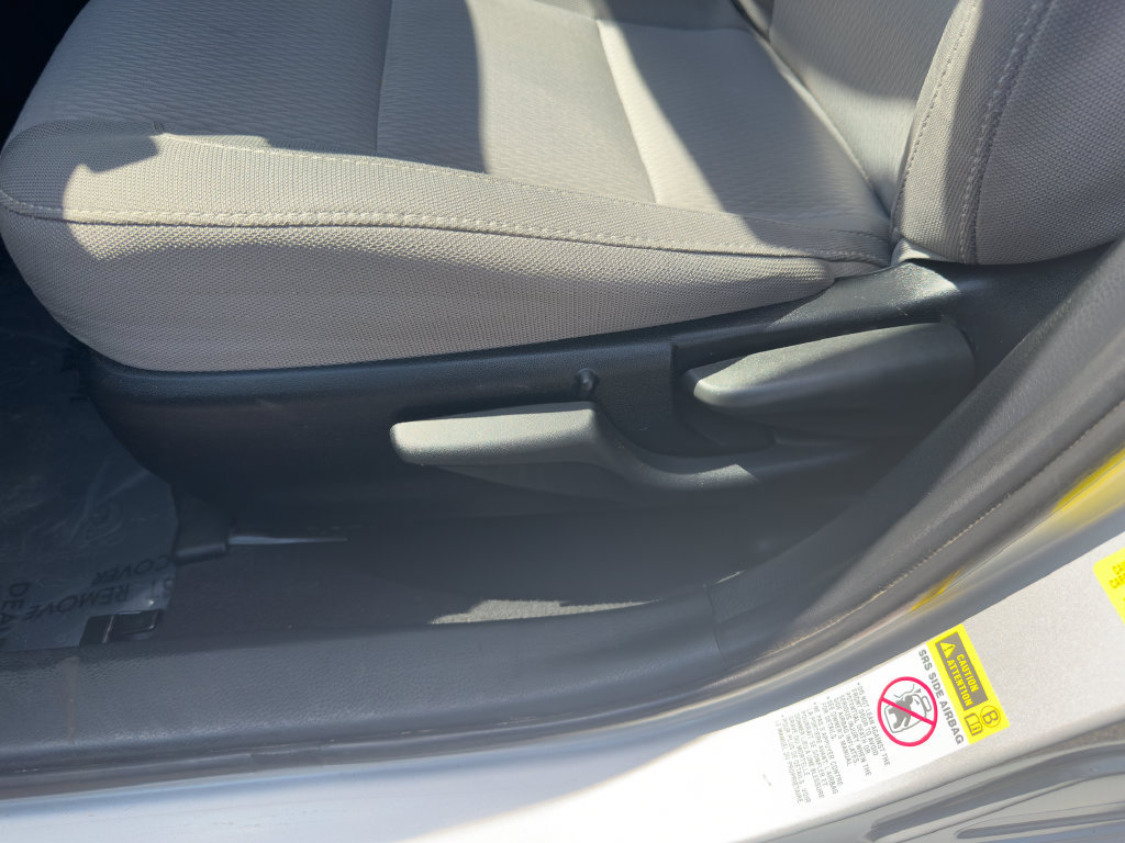 Used 2015 Toyota Corolla LE FWD image 20