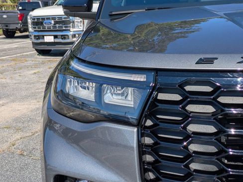 New 2026 Ford Explorer ST-Line w/ ST-Line Street Pack RWD image 9