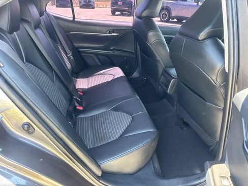 Used 2022 Toyota Camry SE w/ Carpet Mat Package (TMS) FWD image 23