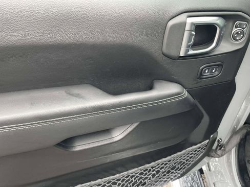 Used 2022 Jeep Wrangler Unlimited Sahara w/ Cold Weather Group image 14