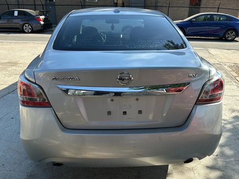 Used 2015 Nissan Altima 2.5 SV w/ Convenience Package FWD image 4