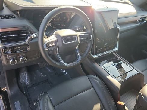 Used 2025 GMC Yukon XL Denali AWD/4WD image 19