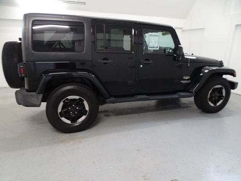 Used 2013 Jeep Wrangler Unlimited Sahara w/ Dual Top Group AWD/4WD image 20