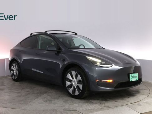 Used 2023 Tesla Model Y Long Range image 13