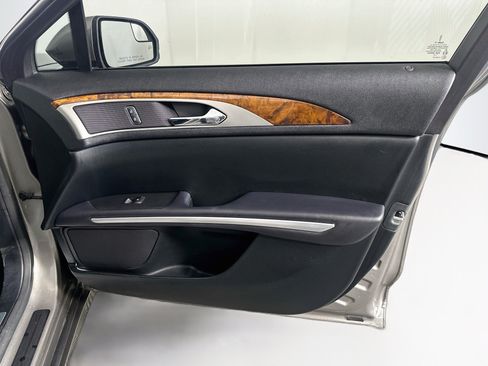 Used 2016 Lincoln MKZ Hybrid FWD image 31