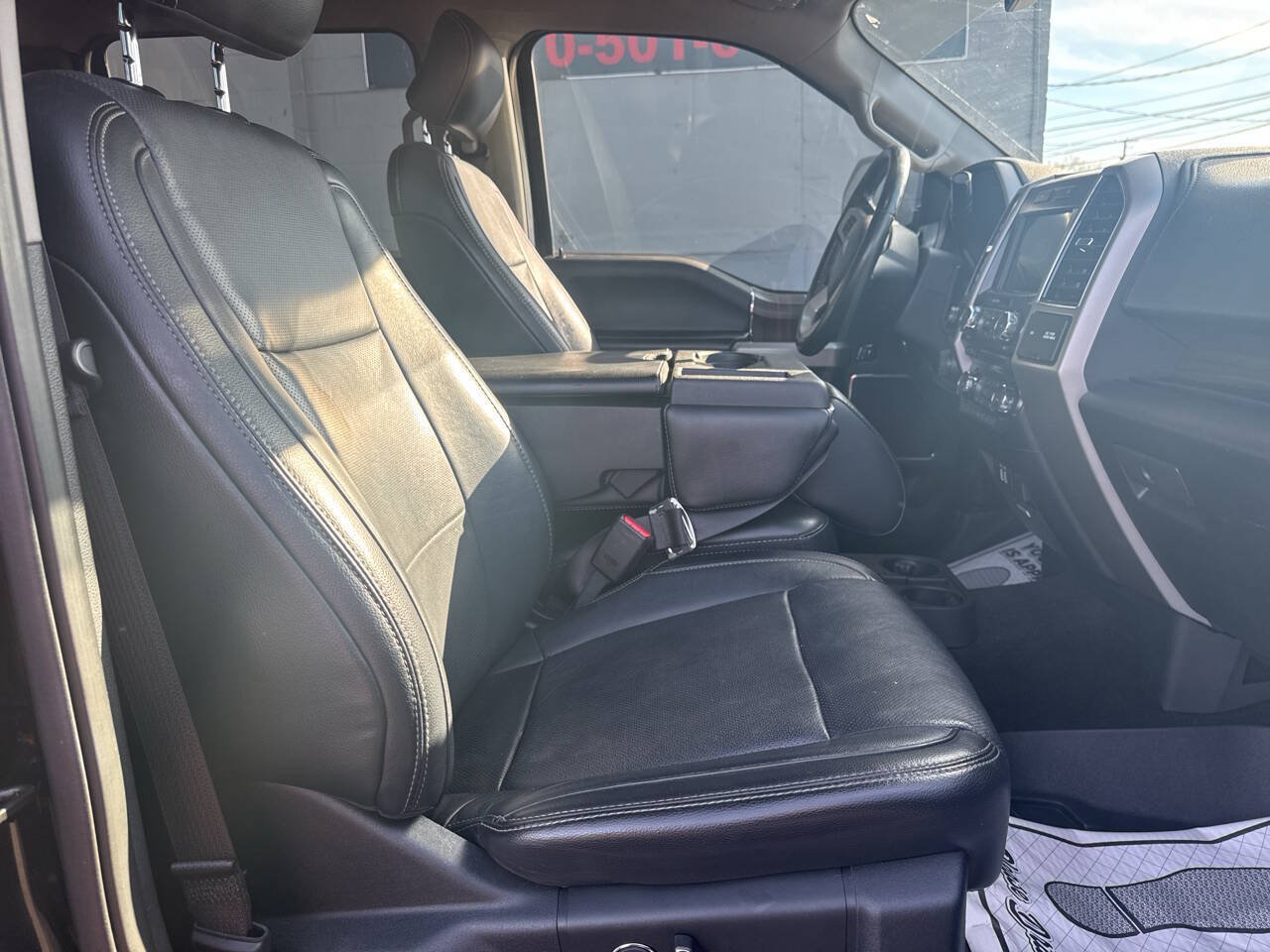 Used 2017 Ford F150 Lariat w/ Equipment Group 501A Mid AWD/4WD image 23