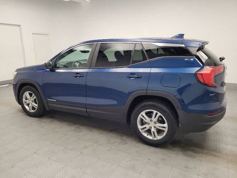 Used 2021 GMC Terrain SLE image 3