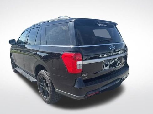 Used 2024 Ford Expedition XLT AWD/4WD image 3