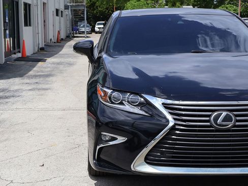 Used 2017 Lexus ES 350 w/ Luxury Package FWD image 15