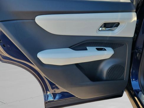 Used 2023 Nissan Ariya FWD image 31