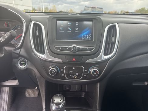 Used 2018 Chevrolet Equinox LT image 36