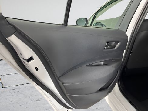 Used 2025 Toyota Corolla LE FWD image 11