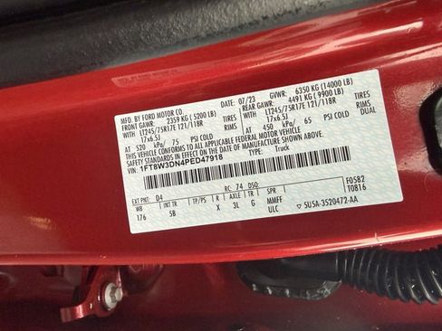 Used 2023 Ford F350 Lariat w/ Chrome Package image 29