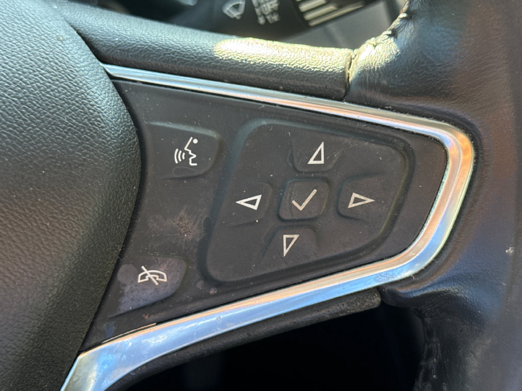Used 2019 Chevrolet Equinox Premier FWD image 26