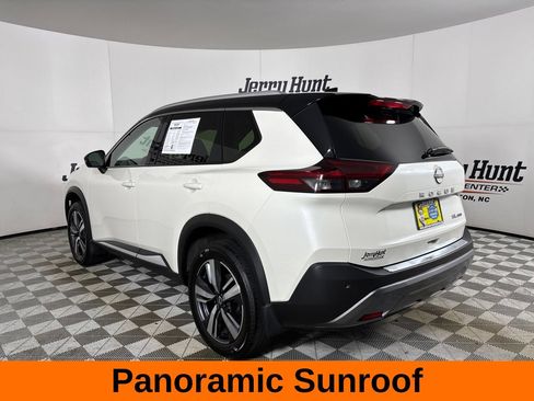 Used 2023 Nissan Rogue SL AWD/4WD image 9