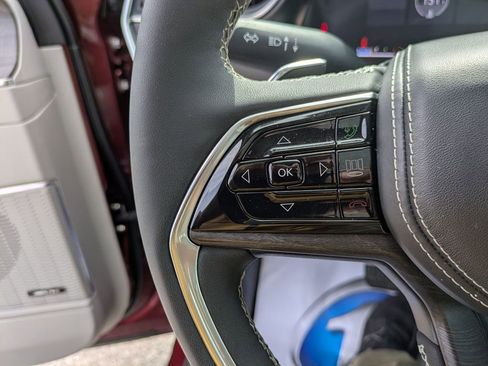 Used 2023 Jeep Grand Cherokee Overland image 18