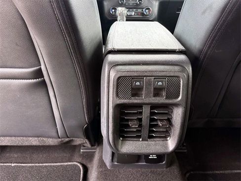 Used 2025 Ford Bronco Outer Banks image 13