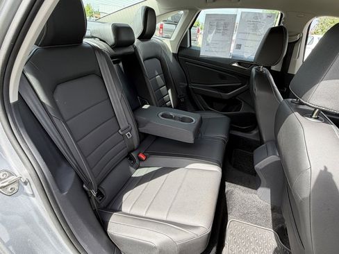 Used 2024 Volkswagen Jetta SE FWD image 25