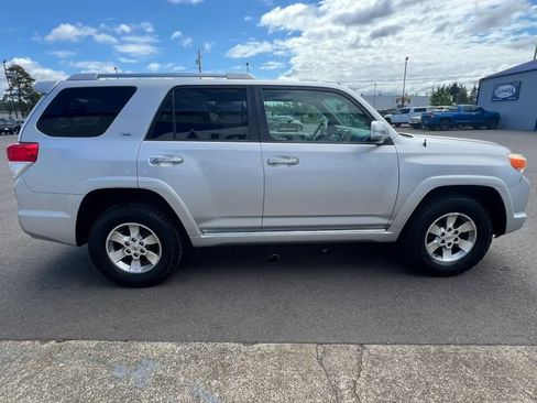 Used 2011 Toyota 4Runner SR5 w/ Convenience Pkg AWD/4WD image 6