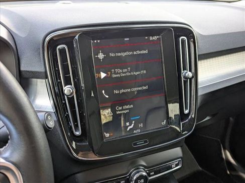 Used 2021 Volvo XC40 T5 Momentum image 14