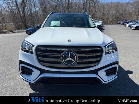Used 2026 Mercedes-Benz GLS 450 4MATIC image 3