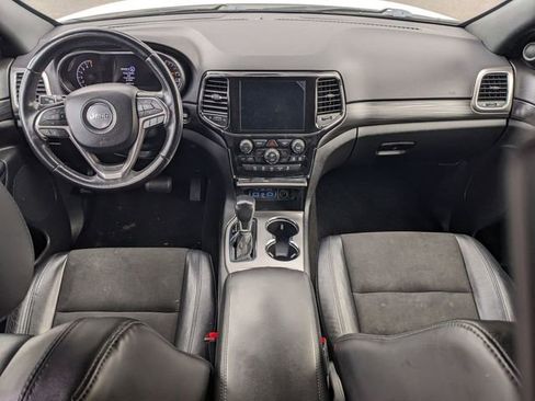 Certified 2022 Jeep Grand Cherokee Laredo X image 12