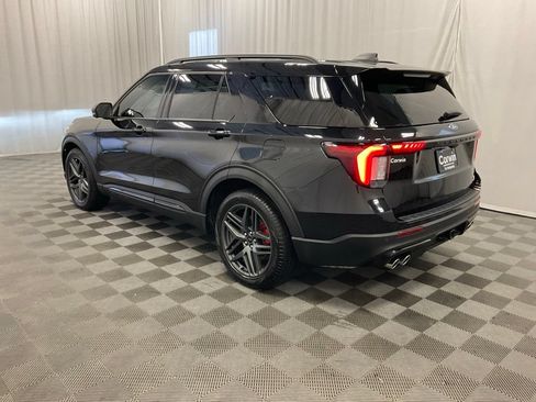 Used 2025 Ford Explorer ST AWD/4WD image 8