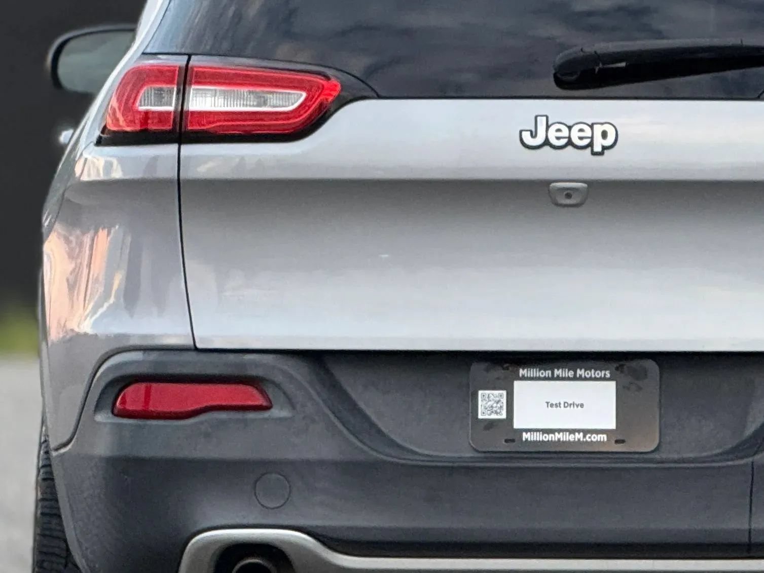 Used 2017 Jeep Cherokee Limited FWD image 13