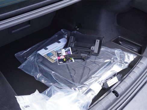 New 2025 BMW 740i w/ Executive Package image 25